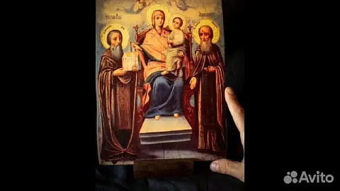 Икона Богоматери "Домостроительница" +подставка в подарок